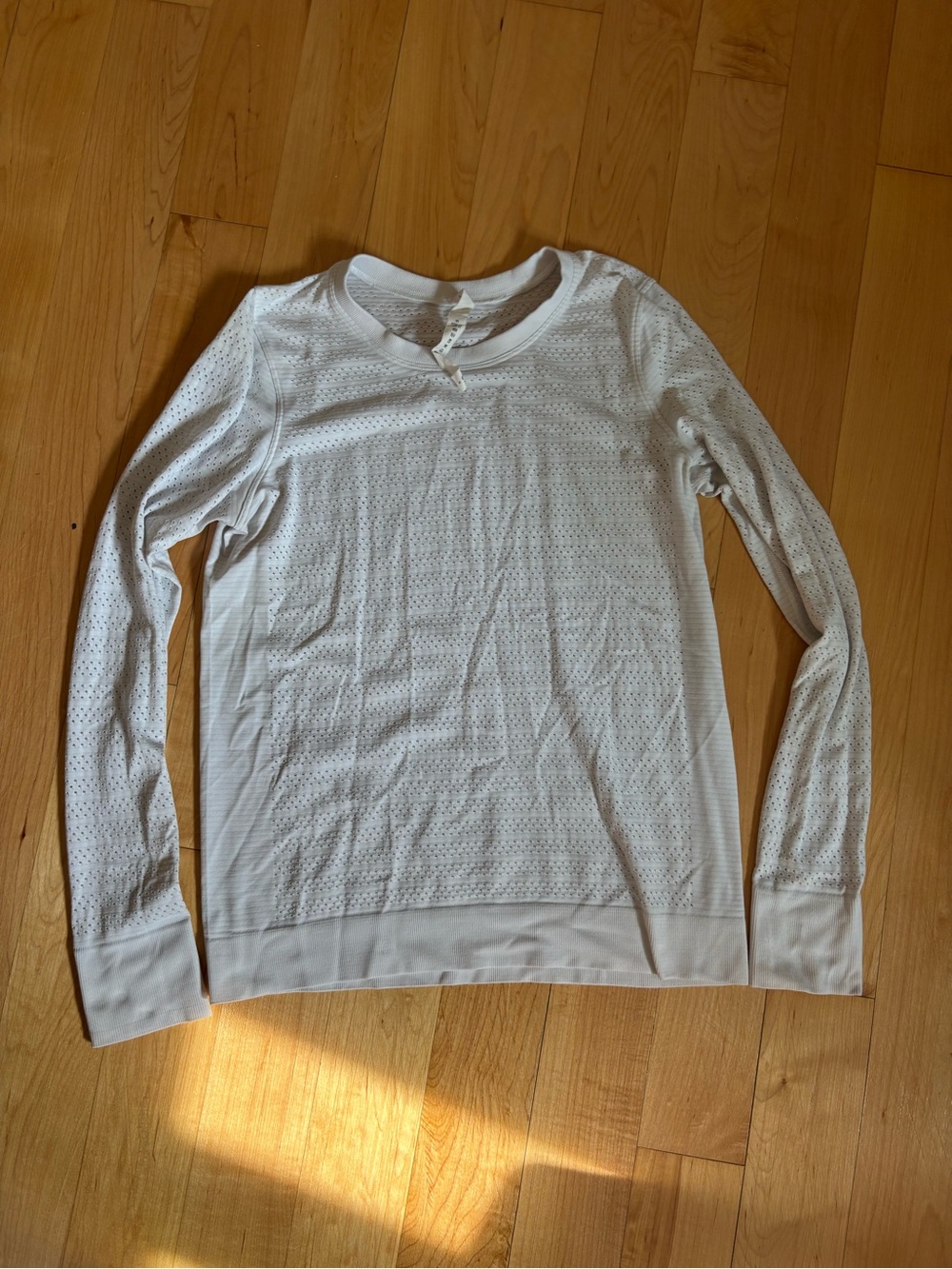 Lululemon Long-Sleeve Women’s Perforated Crew Neck Shirt